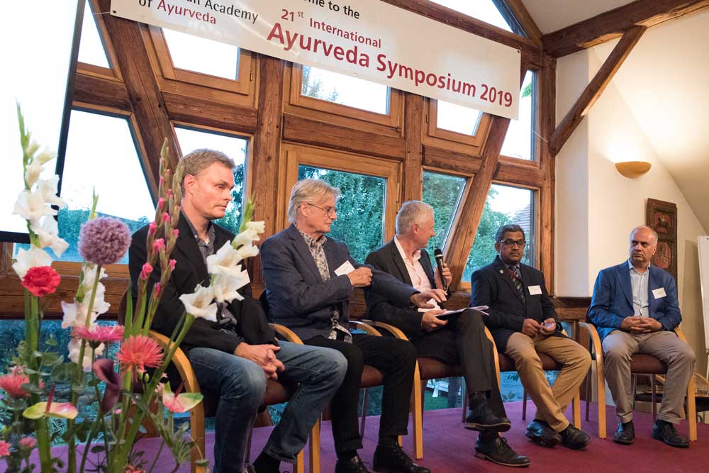 [Translate to English:] Podiumsdiskussion Ayurveda Symposium in Birstein